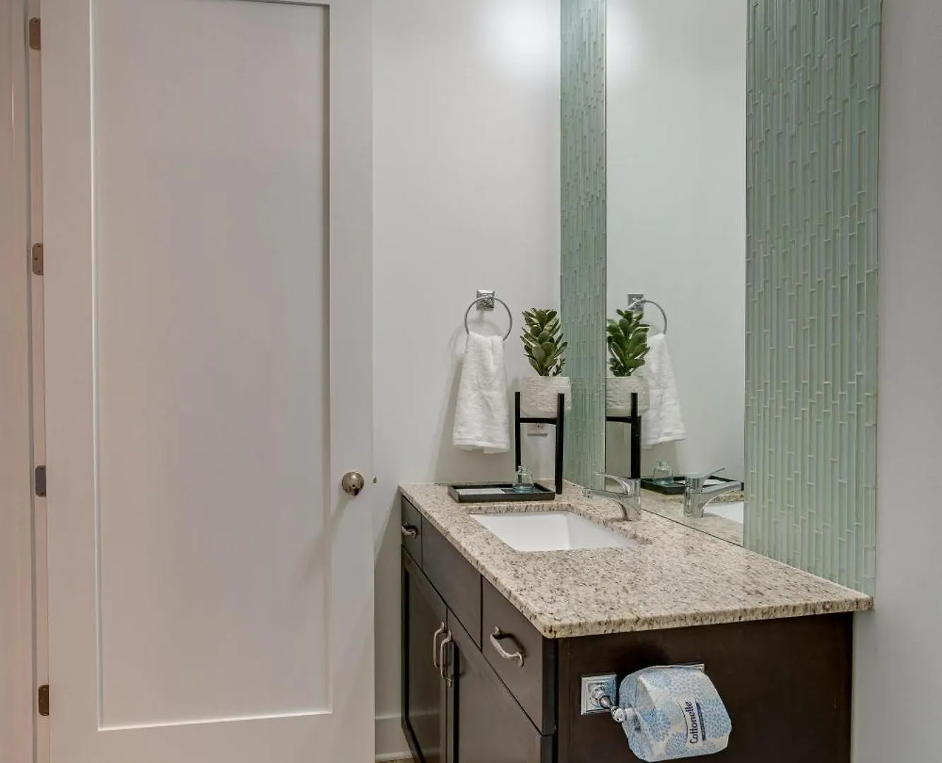 Lofts At 30Th - Urban Sky Suite - Mins To Broadway Nashville 0*,  United States